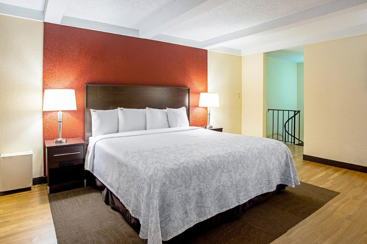 Red Roof Inn Plus+ Wichita East Esterno foto