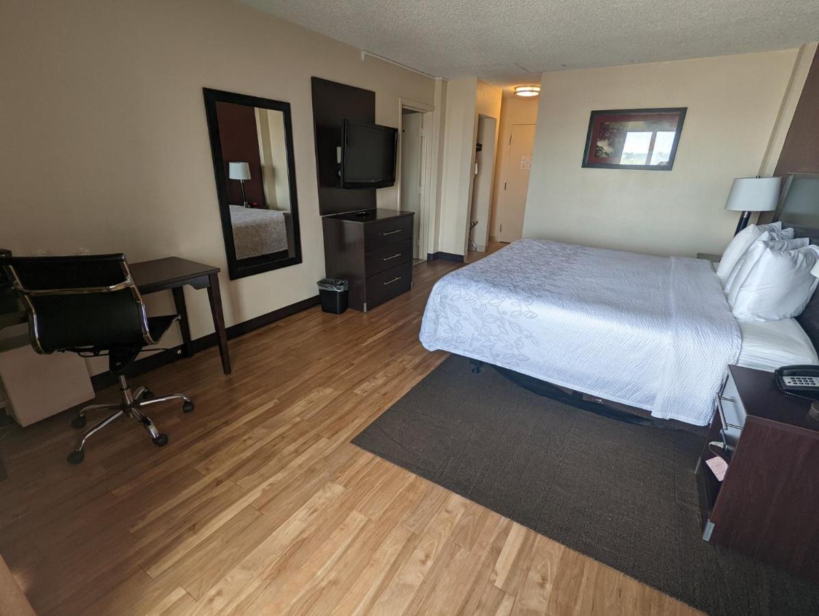 Red Roof Inn Plus+ Wichita East Esterno foto